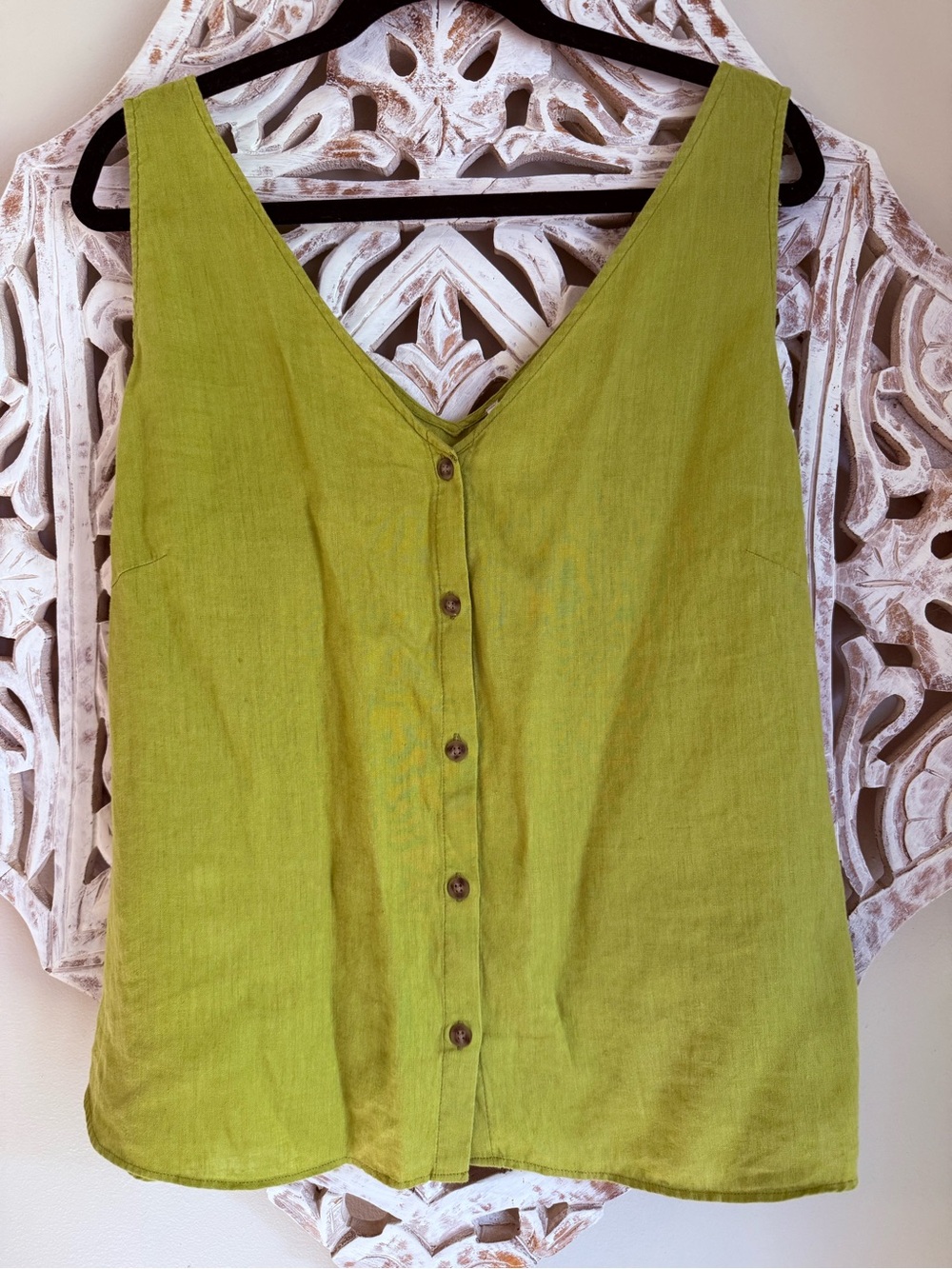 Simons Light Green Organic Linen V-Neck Button Tank - Picture 2 of 6